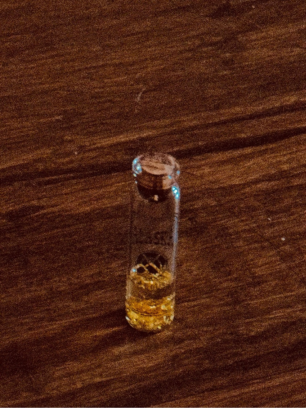 VTG Alaska Gold Rush 24 Carat Pure Gold Flake Glass Vial Souvenir Travel Bottle - Picture 5 of 9